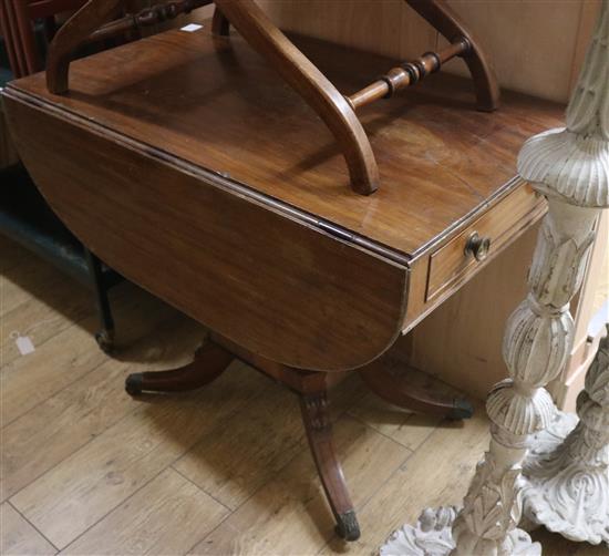 A Regency mahogany Pembroke breakfast table W.91cm